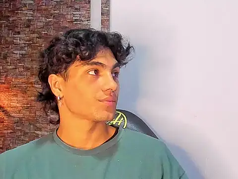 MattFiore online show from December 2025 06:01:02 PM