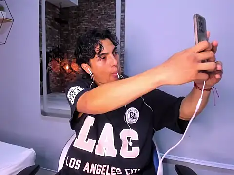 MattFiore online show from December 2025 06:26:01 PM