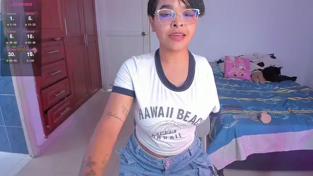 Snapshot of Tatiana-Jaaramillo chatting on April 2026 07:49:01 PM Tatiana-Jaaramillo online show from April 2026 07:49:01 PM