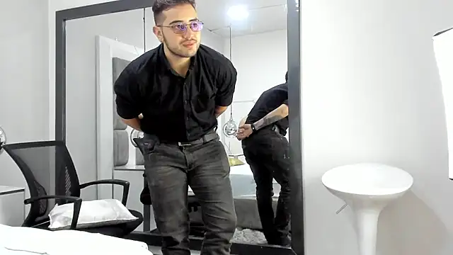 Ethan Greys online show from November 2025 04:01:01 AM