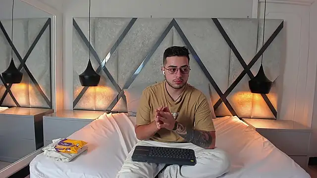 Ethan Greys online show from January 2026 12:36:02 AM