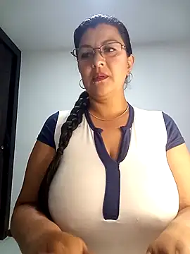 Snapshot of CelesteAlvarez1989 chatting on May 2026 05:03:02 AM CelesteAlvarez1989 online show from May 2026 05:03:02 AM