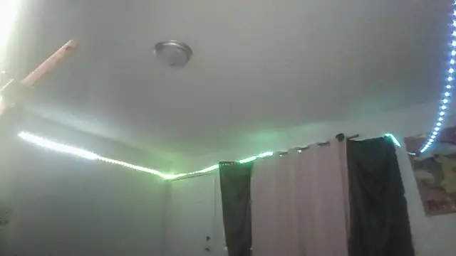 Snapshot of Mistresslucyxxx chatting on February 2026 10:08:02 AM Mistresslucyxxx online show from February 2026 10:08:02 AM