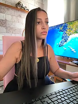 BelleRune online show from September 2025 01:24:02 PM