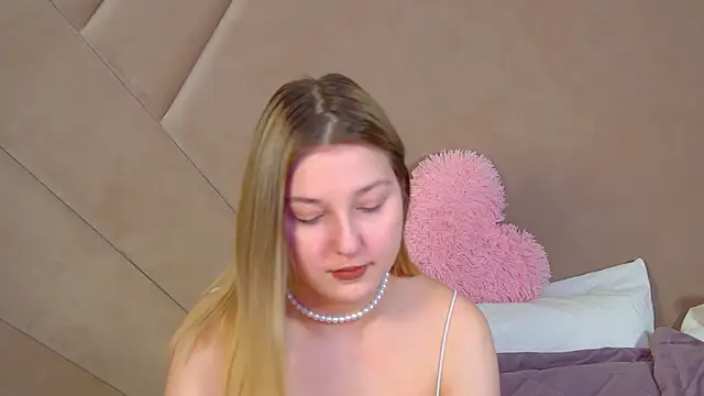 TinnaBurton online show from June 2026 04:07:01 PM