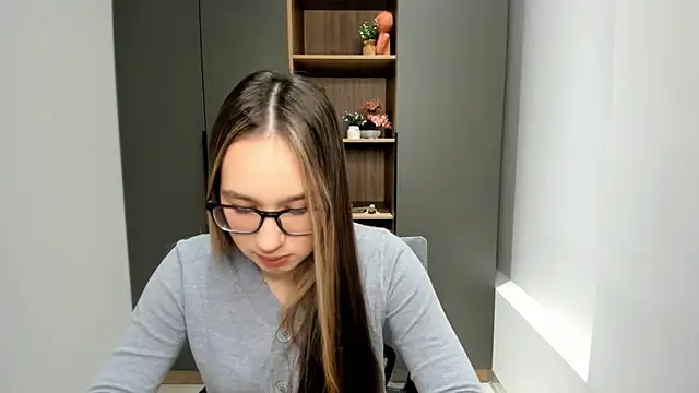 ZitaCring online show from November 2025 05:13:02 AM