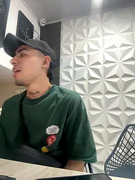 Snapshot of AROMERCURY chatting on November 2025 03:05:02 PM AROMERCURY online show from November 2025 03:05:02 PM