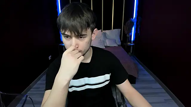 AlejandroEllias online show from January 2026 04:06:01 AM