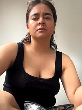 HANNAHBAKER00 online show from November 2025 08:16:01 PM