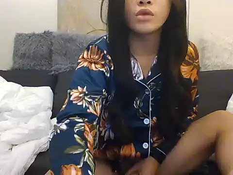 hugecockhiraya online show from December 2025 02:04:01 PM