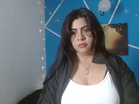 Dayanna lovee online show from November 2025 04:27:01 PM