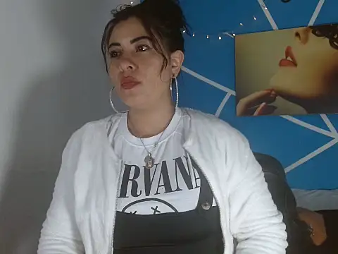 Dayanna lovee online show from November 2025 02:38:01 PM