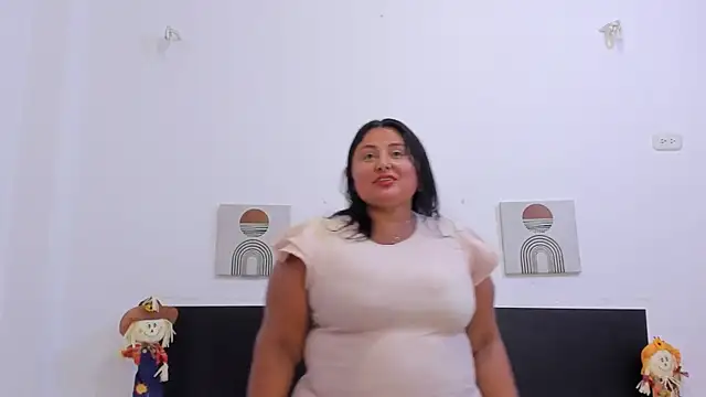 BWW-CINDY11 online show from November 2025 07:25:01 PM