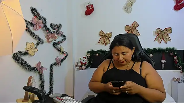 BWW-CINDY11 online show from December 2025 07:51:02 PM