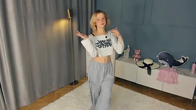 PhillisEsplin online show from November 2025 08:08:01 PM