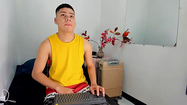 Lucastorrez01 online show from January 2026 12:24:01 AM