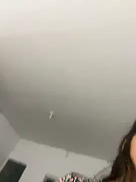 Snapshot of Lara_o chatting on November 2025 01:44:01 AM Lara o online show from November 2025 01:44:01 AM