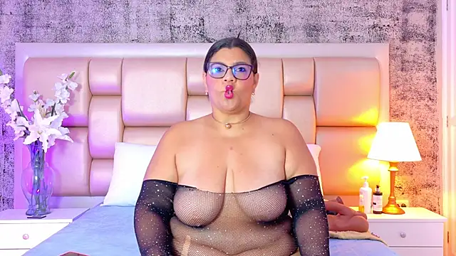 SelennaCooper online show from February 2026 11:48:01 AM