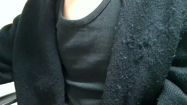 Snapshot of minhyuck001 chatting on November 2025 12:33:01 PM minhyuck001 online show from November 2025 12:33:01 PM