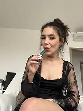 lunababy77 online show from February 2026 02:50:02 PM