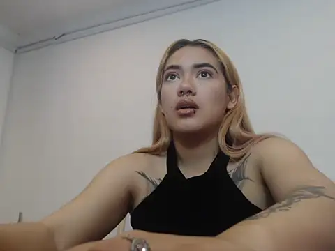 Snapshot of KloeeCavallier chatting on February 2026 11:54:02 AM KloeeCavallier online show from February 2026 11:54:02 AM