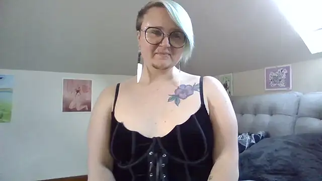 queerlyjaz online show from November 2025 06:45:02 PM