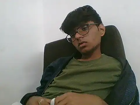 Snapshot of akshr1099 chatting on November 2025 06:01:02 PM akshr1099 online show from November 2025 06:01:02 PM