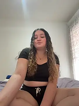 Snapshot of SulaySpain chatting on May 2026 04:22:01 PM SulaySpain online show from May 2026 04:22:01 PM