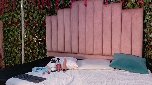 MiaJanss online show from January 2026 03:05:01 PM