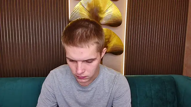 Snapshot of Piter_Ward chatting on November 2025 08:32:01 PM Piter Ward online show from November 2025 08:32:01 PM