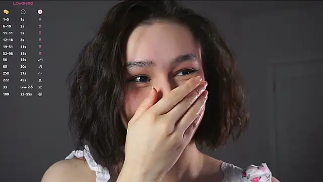 SoftLuna online show from December 2025 04:29:02 AM