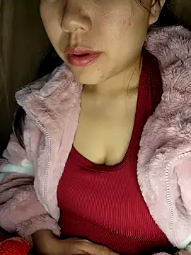 Snapshot of Xiu-L chatting on November 2025 03:24:02 PM Xiu-L online show from November 2025 03:24:02 PM