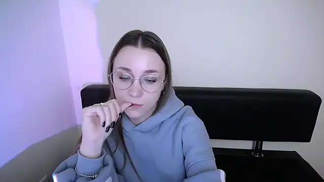 MillaTems  online show from November 2025 09:53:01 AM