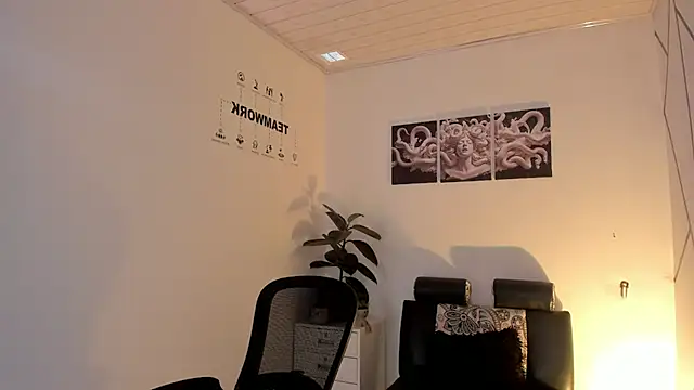 James Adams 01 online show from December 2025 12:25:02 PM