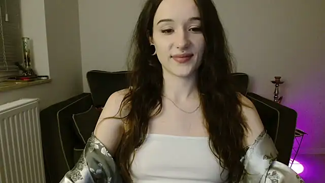 Tinybutt5368 online show from February 2026 04:58:02 PM