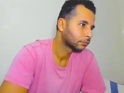 Snapshot of Dani_Lop2 chatting on December 2025 08:23:01 AM Dani Lop2 online show from December 2025 08:23:01 AM