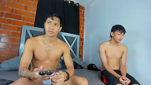 MaelSebasAndRobert1 online show from December 2025 05:53:01 PM