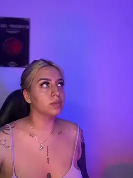 VeloraVyxen  online show from November 2025 02:43:02 AM