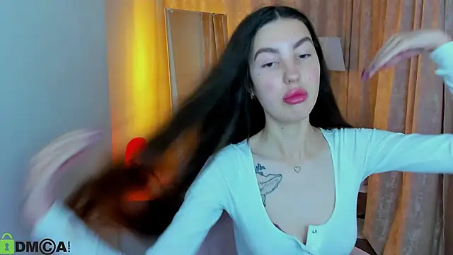 LiraRevery online show from December 2025 12:05:01 AM