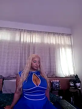 Snapshot of LaReineCleo chatting on May 2026 10:12:02 AM LaReineCleo online show from May 2026 10:12:02 AM