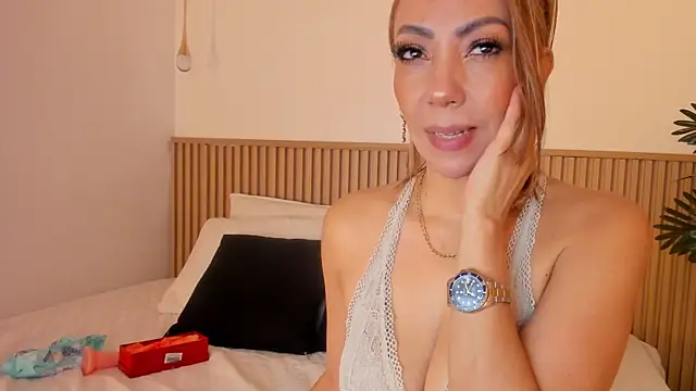 Snapshot of Samantha_Sra_ chatting on May 2026 12:06:01 AM Samantha Sra online show from May 2026 12:06:01 AM