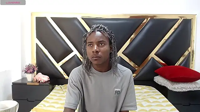 NoahJhonson69 online show from June 2026 12:19:01 PM