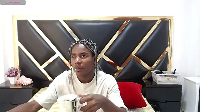 NoahJhonson69 online show from June 2026 11:27:02 AM