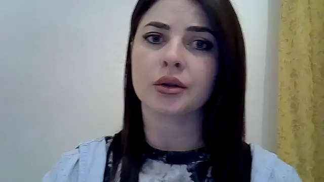 Snapshot of Darkroseq chatting on November 2025 05:46:02 PM Darkroseq online show from November 2025 05:46:02 PM