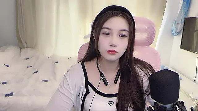 TTtia  online show from December 2025 01:25:02 AM