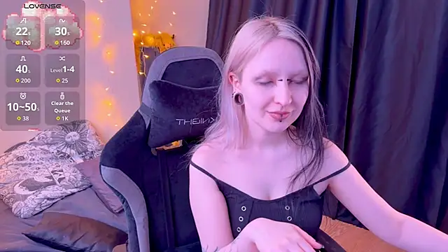 Snapshot of lavender_monster chatting on June 2026 03:07:02 PM lavender monster online show from June 2026 03:07:02 PM