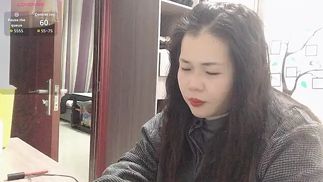 Huahua3187 online show from December 2025 11:48:01 AM