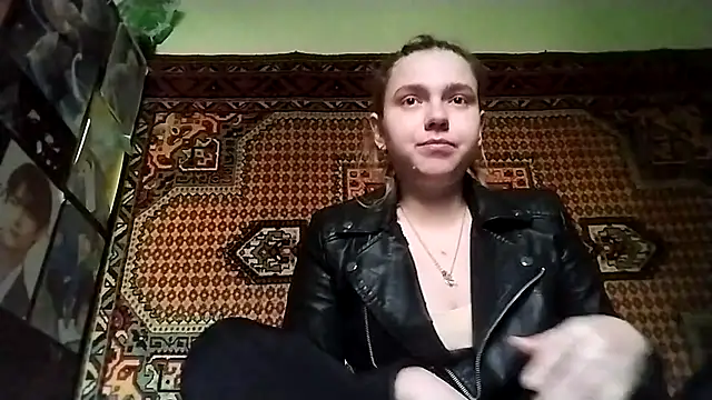 KikiBang online show from November 2025 08:28:01 AM