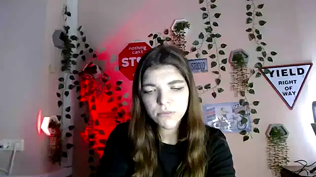 Sweeet Emilyy online show from November 2025 01:57:02 PM