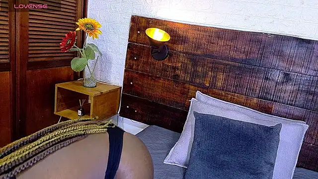 Amy Brunette online show from November 2025 05:49:01 PM